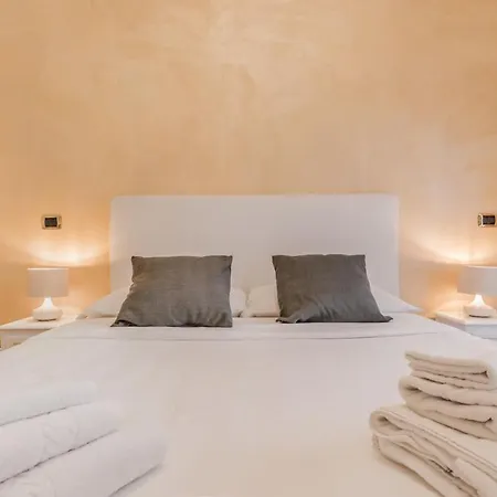 - Pietra Rome
