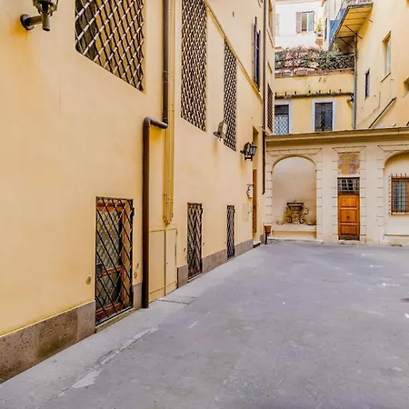 - Pietra Apartment Rome